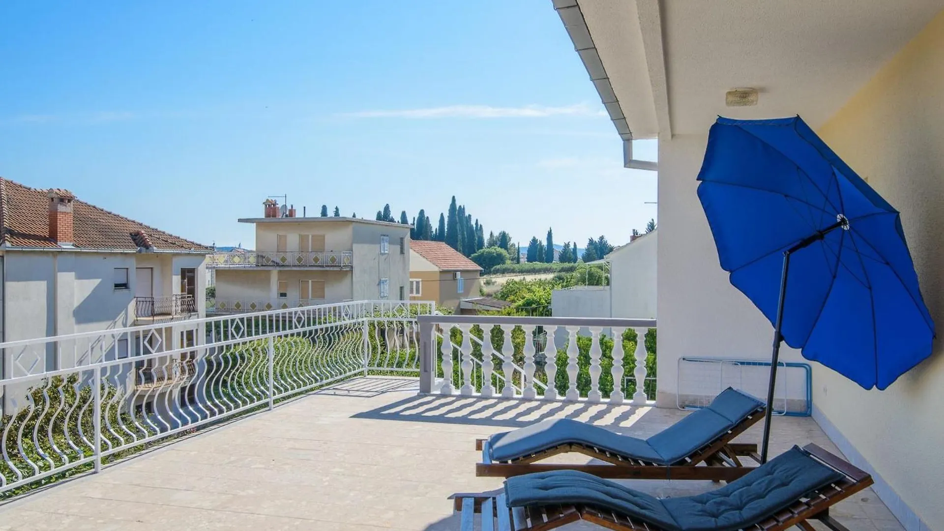 Modern Apartment Near Trogir Beach With Sea View Terrace And Lounge Area