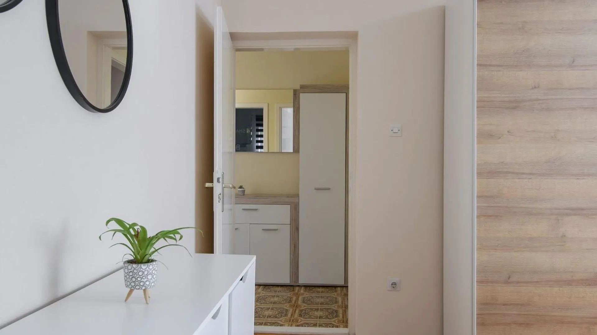 Modern Apartment Near Trogir Beach With Sea View Terrace And Lounge Area 0*,