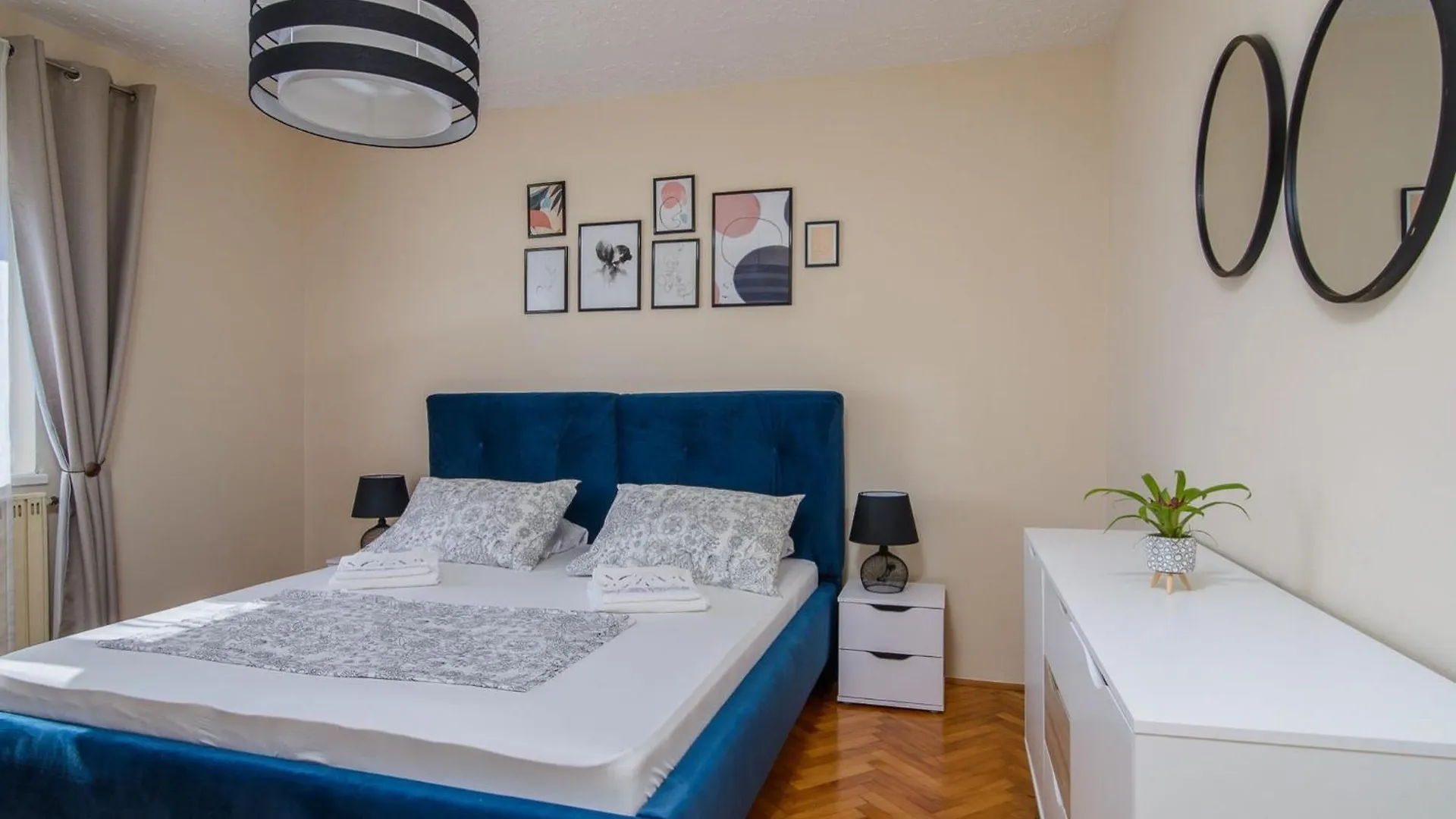 Modern Apartment Near Trogir Beach With Sea View Terrace And Lounge Area