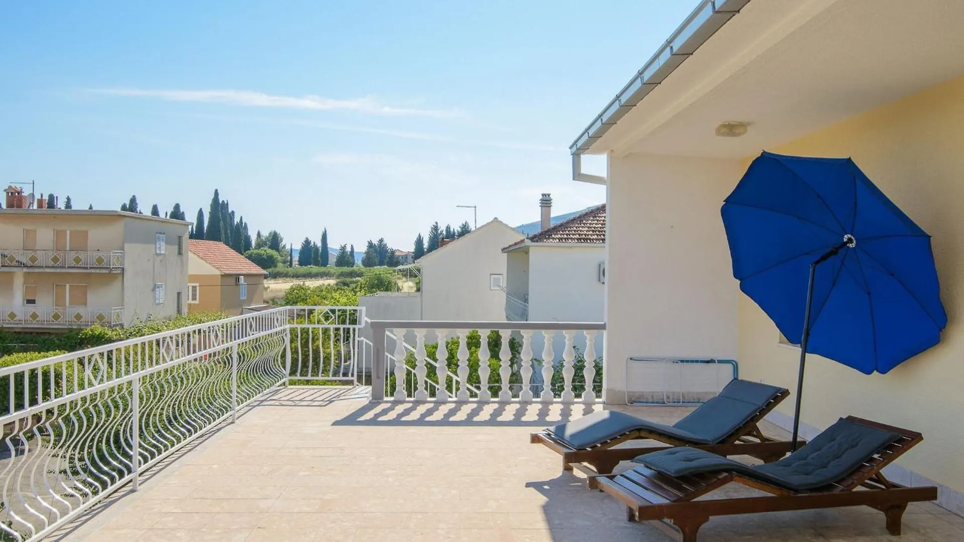 Modern Apartment Near Trogir Beach With Sea View Terrace And Lounge Area